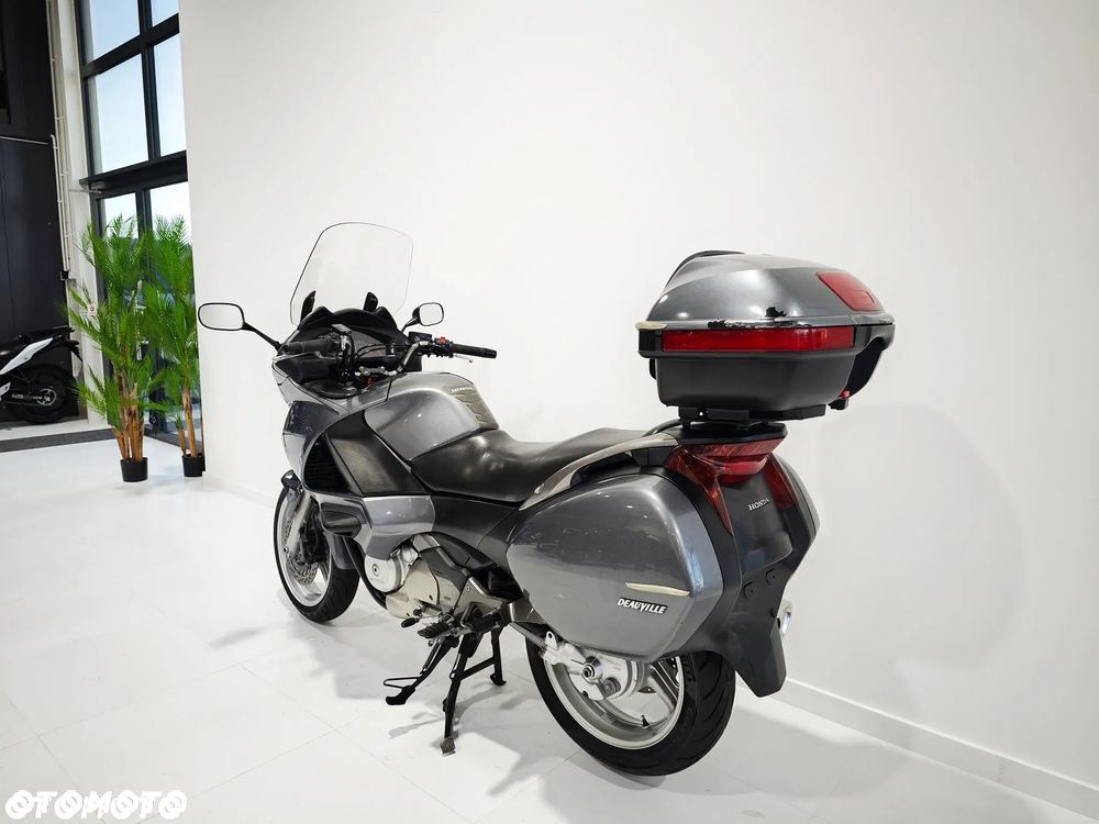 Honda Deauville - 11