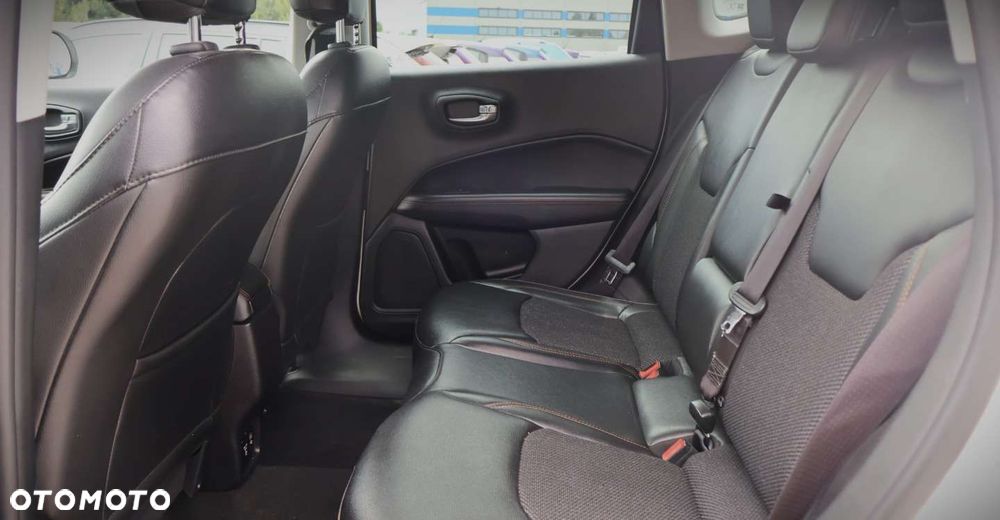 Jeep Compass - 17