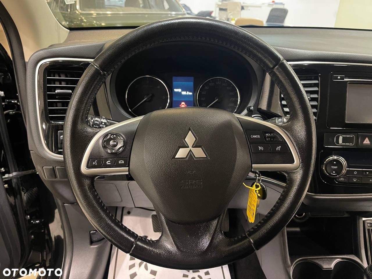 Mitsubishi Outlander 2.2 DI-D 4WD Diamant Edition - 28