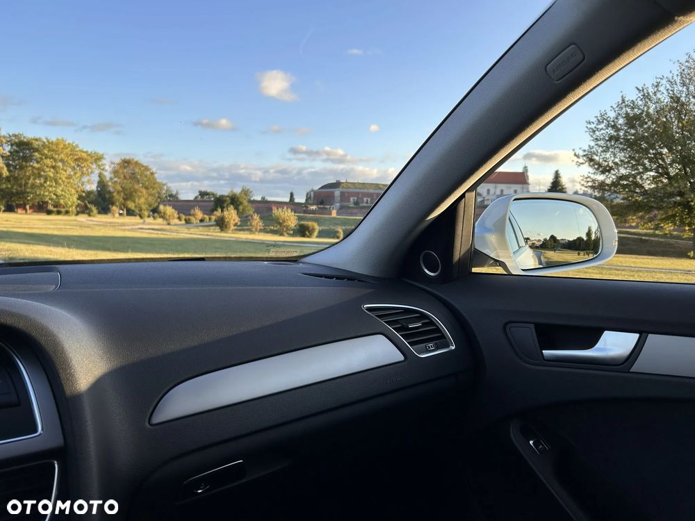 Audi A4 Avant 2.0 TDI - 25