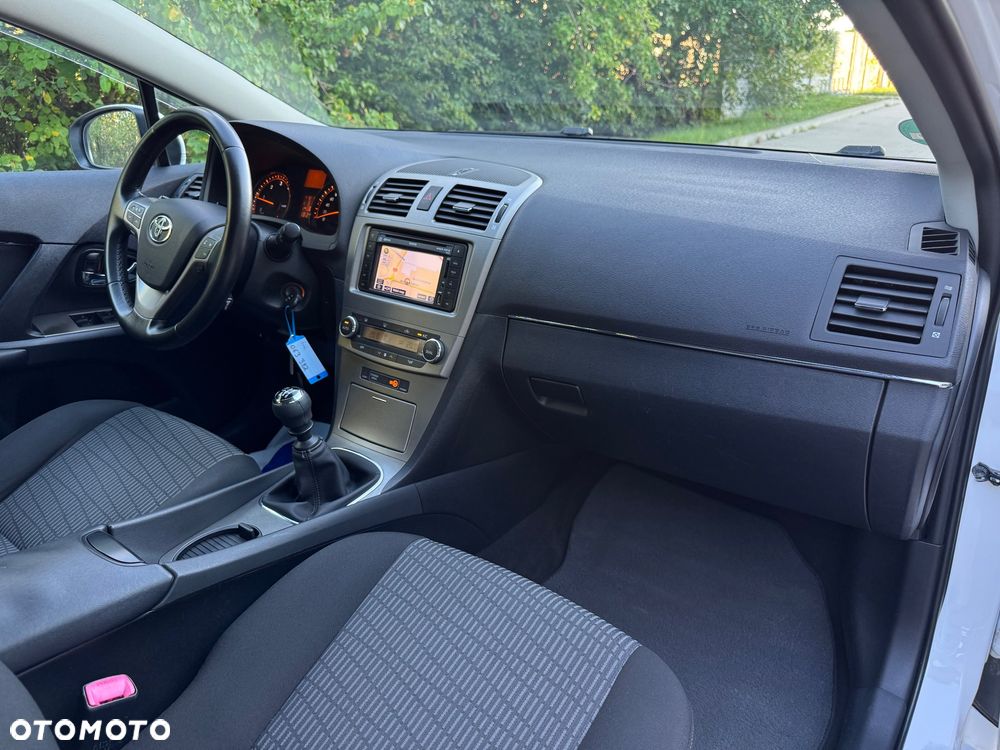 Toyota Avensis 2.0 D-4D Sol plus+NAVI - 30