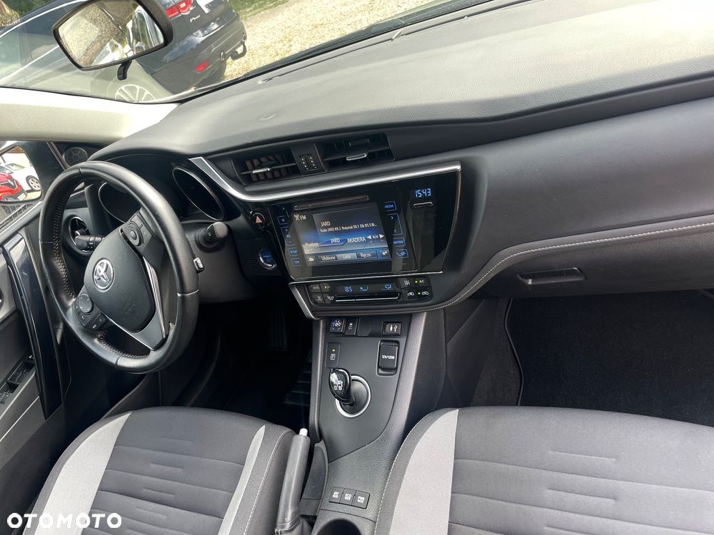 Toyota Auris - 13