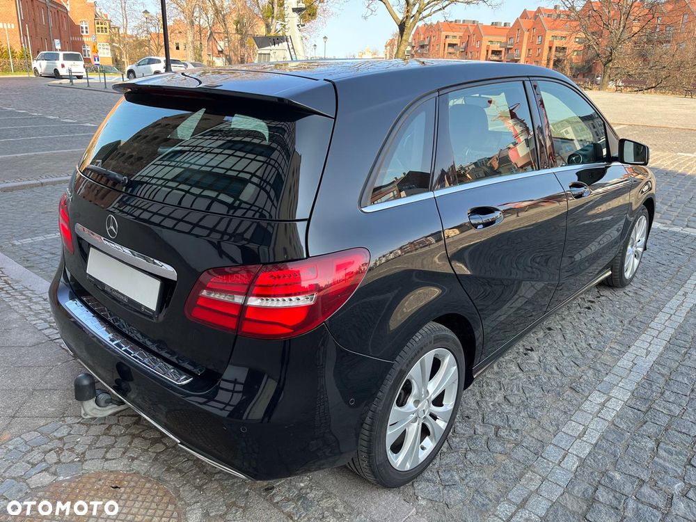 Mercedes-Benz Klasa B 180 d BlueEFFICIENCY Edition Style - 4