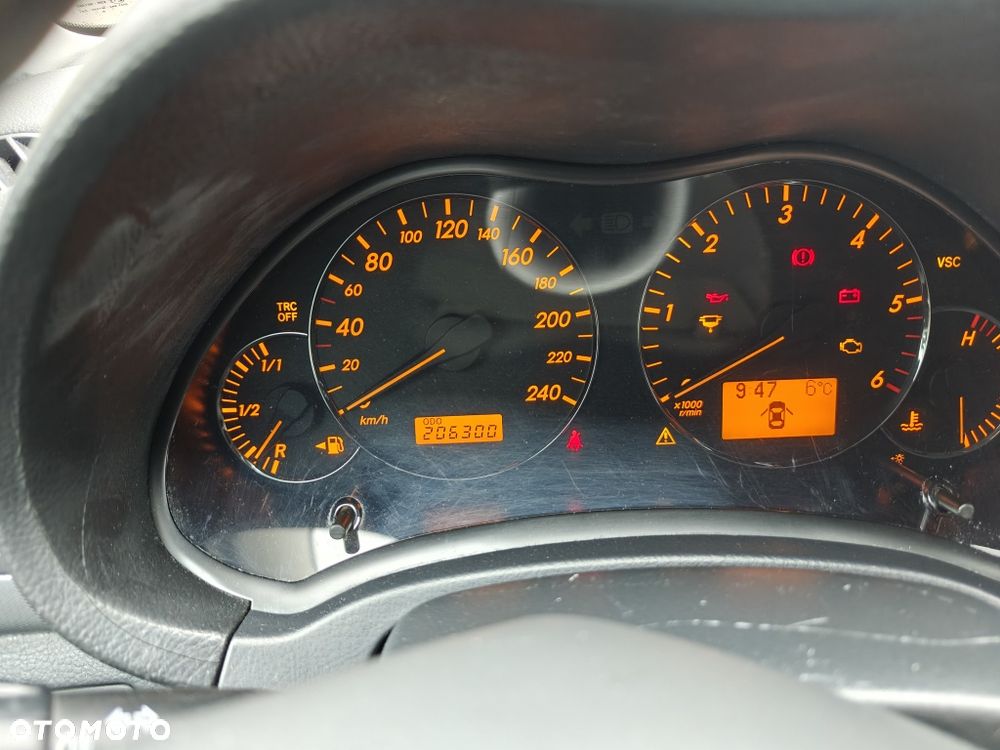 Toyota Avensis - 7