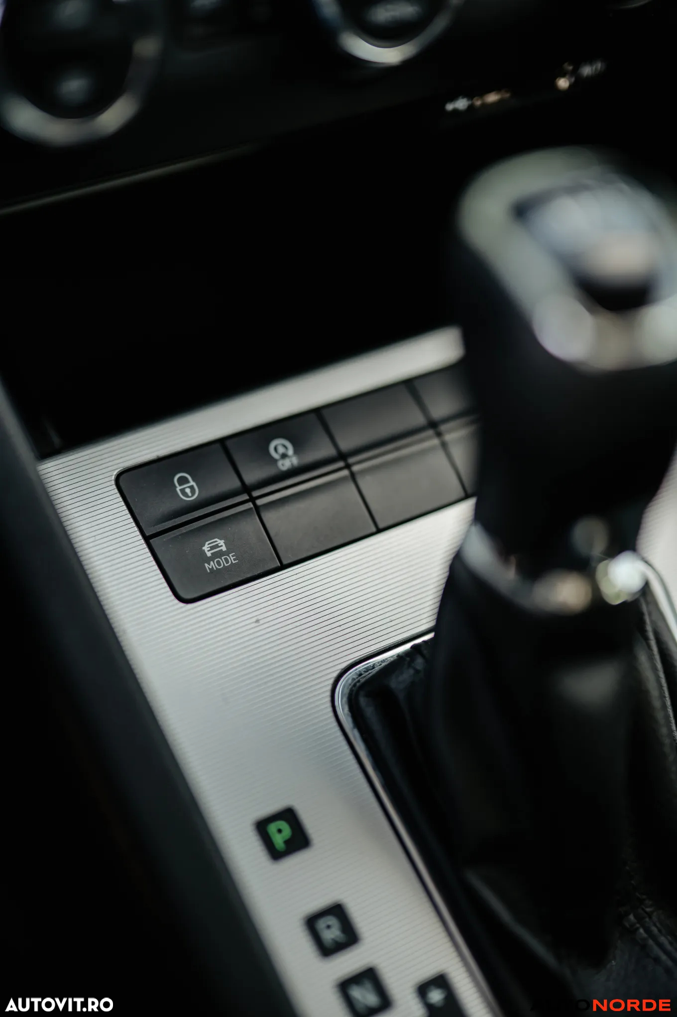 Skoda Octavia 2.0 TDI AMBITION DSG - 25