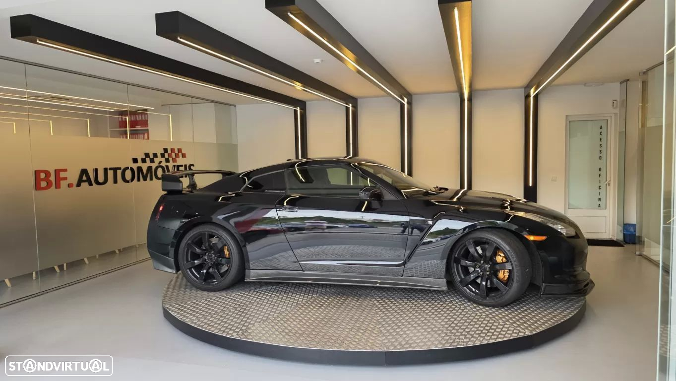 Nissan GT-R - 5