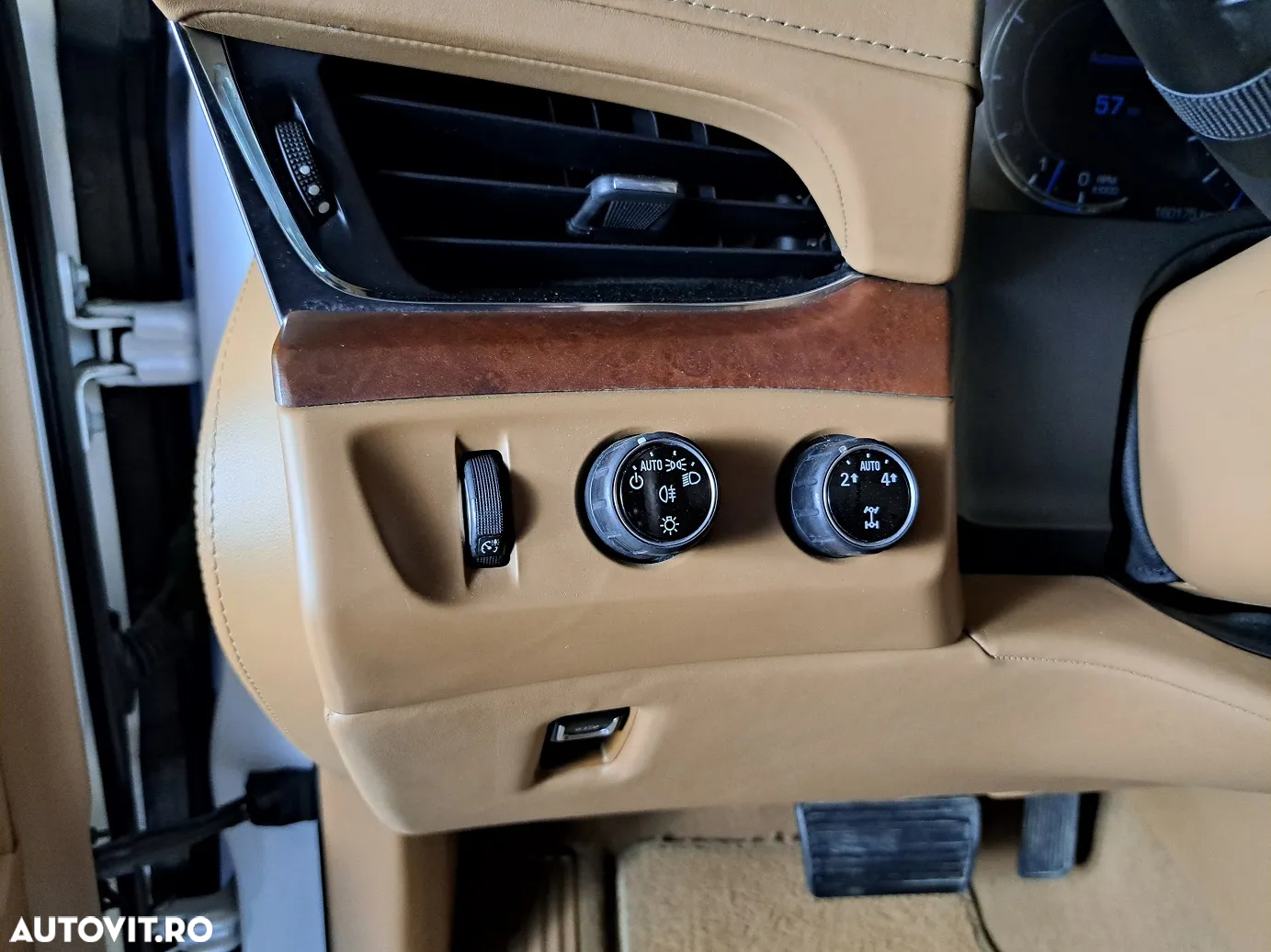 Cadillac Escalade - 17