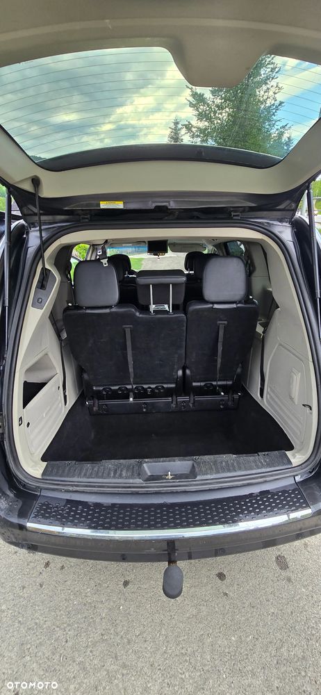 Chrysler Town & Country 3.6 Limited - 9