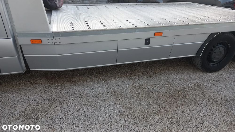 Mercedes-Benz Sprinter - 5