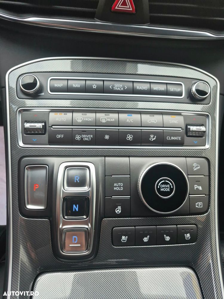 Hyundai Santa Fe 1.6 HEV 2WD Signature - 17