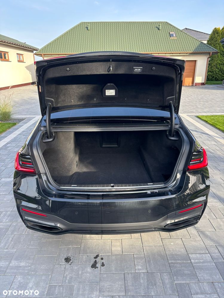 BMW Seria 7 740Li - 19