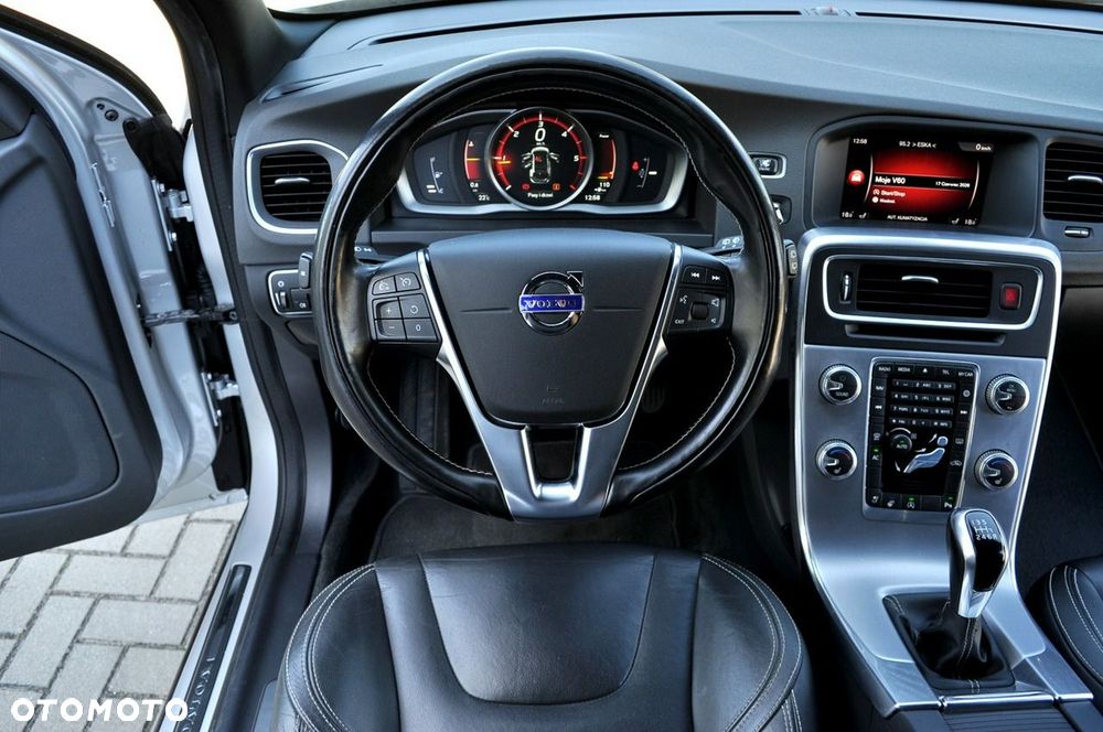 Volvo V60 D2 Drive-E Momentum - 15