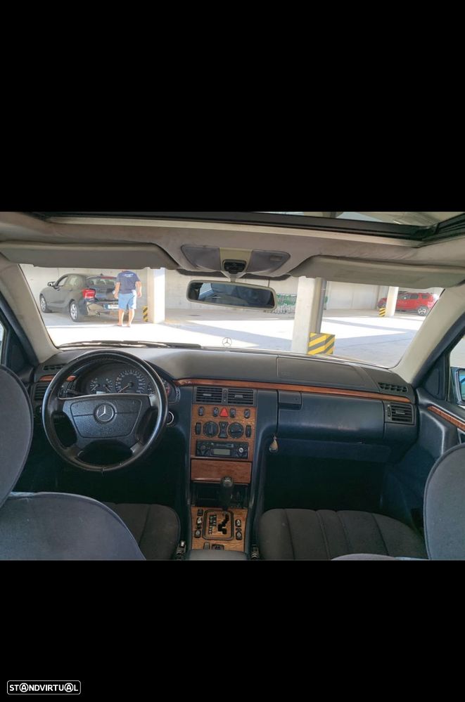 Mercedes-Benz E 220 - 6