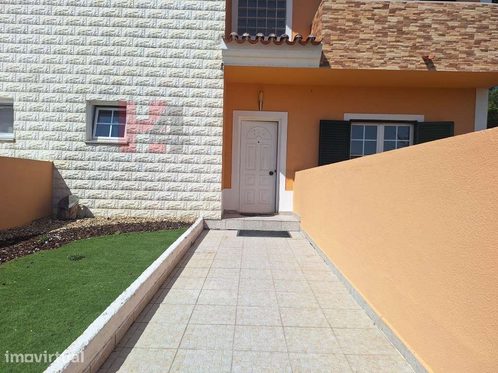 Moradia T4 com piscina inserida num terreno de 670m2 - Setúbal (OFE... - Grande imagem: 5/45