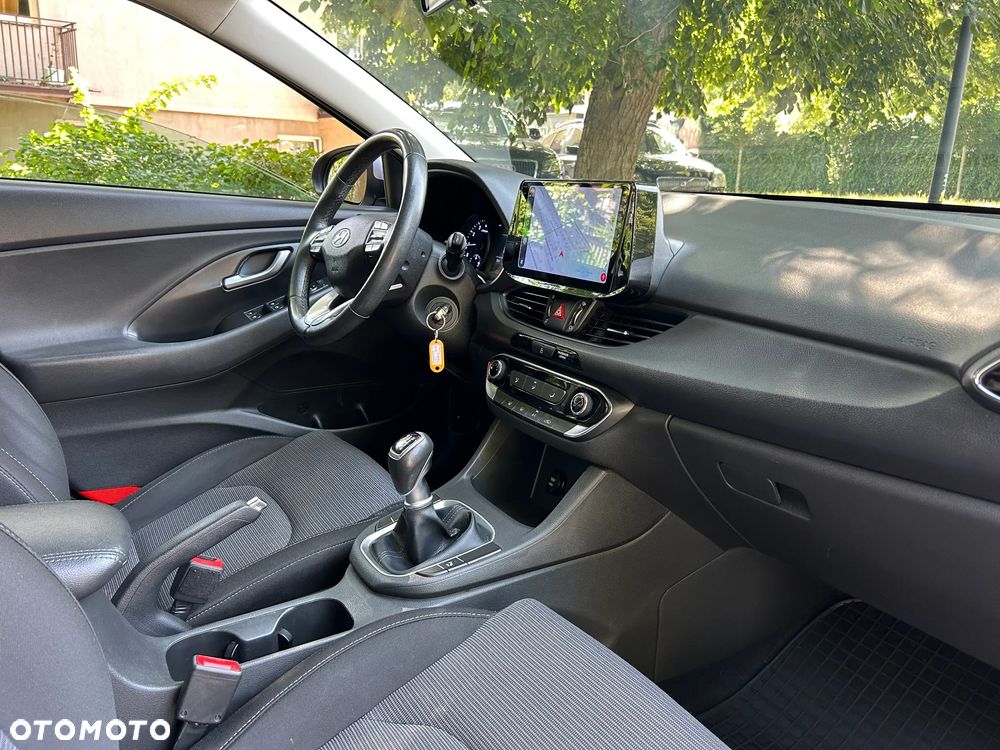 Hyundai i30 1.5 DPI Classic + - 6
