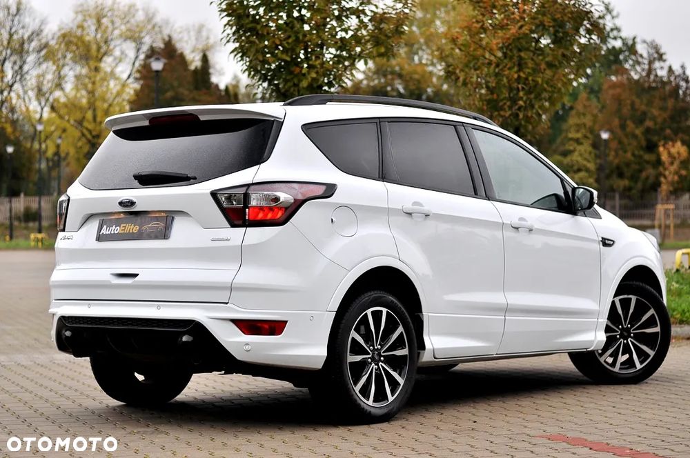 Ford Kuga 1.5 EcoBoost 2x4 ST-Line - 16