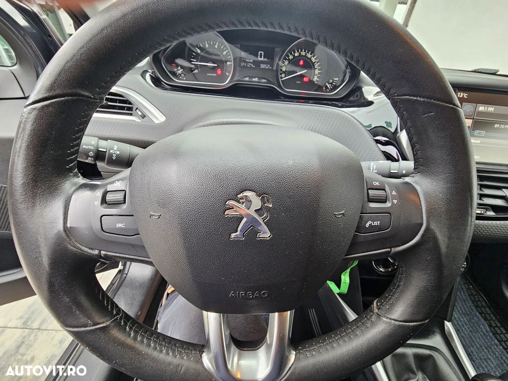 Peugeot 2008 1.2 VTi Active - 12
