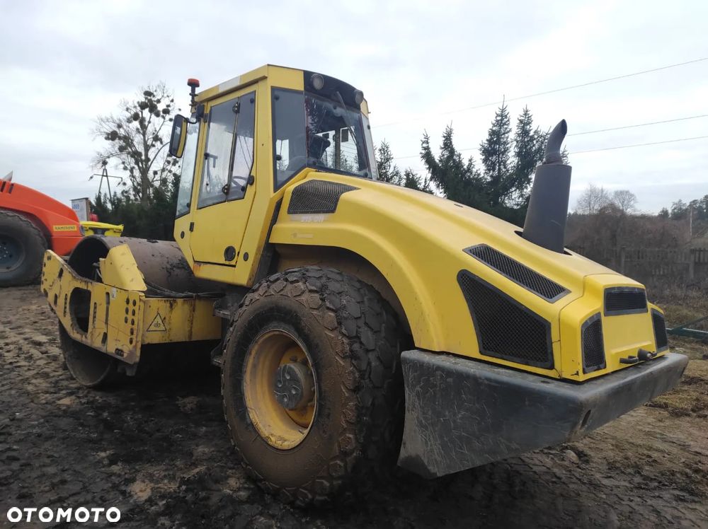 Bomag BW 213 DH-4 - 1