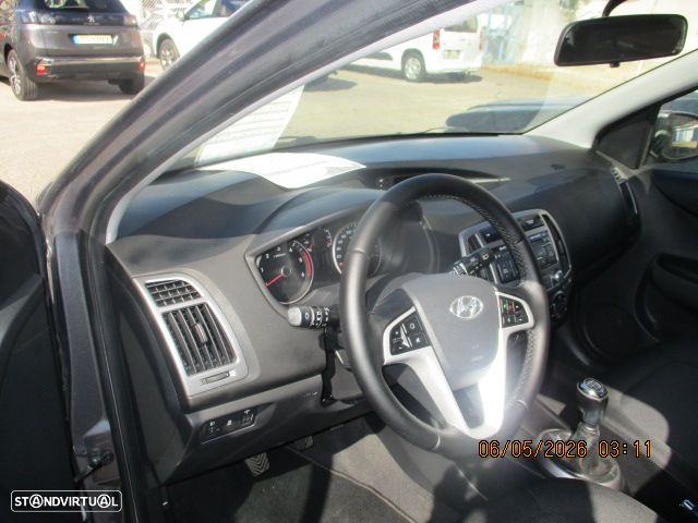 Hyundai i20 1.1 CRDi Blue Access+Bluetooth - 10