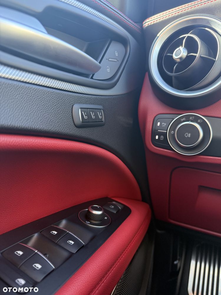 Alfa Romeo Stelvio 2.2 JTDM TI Q4 - 18