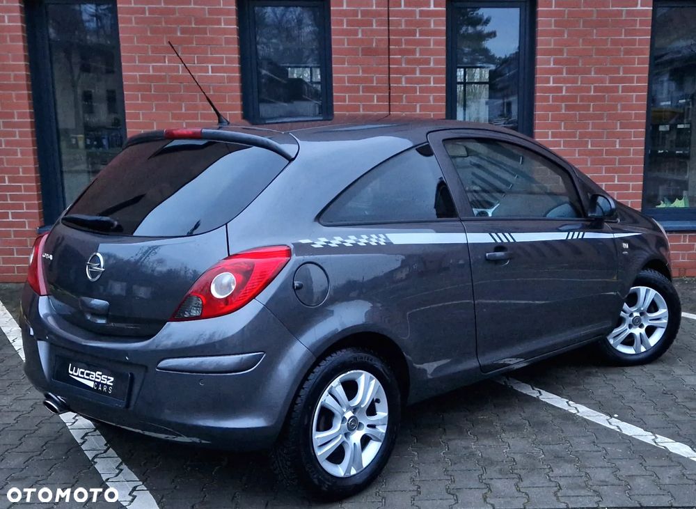 Opel Corsa 1.4 16V Satellite - 9