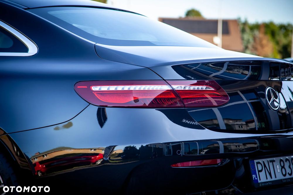 Mercedes-Benz Klasa E 400 4-Matic 9G-TRONIC - 17