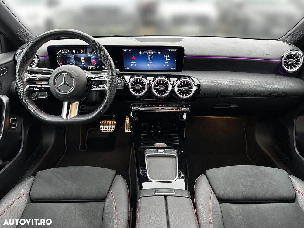 Mercedes-Benz A 220 4Matic Aut. - 12
