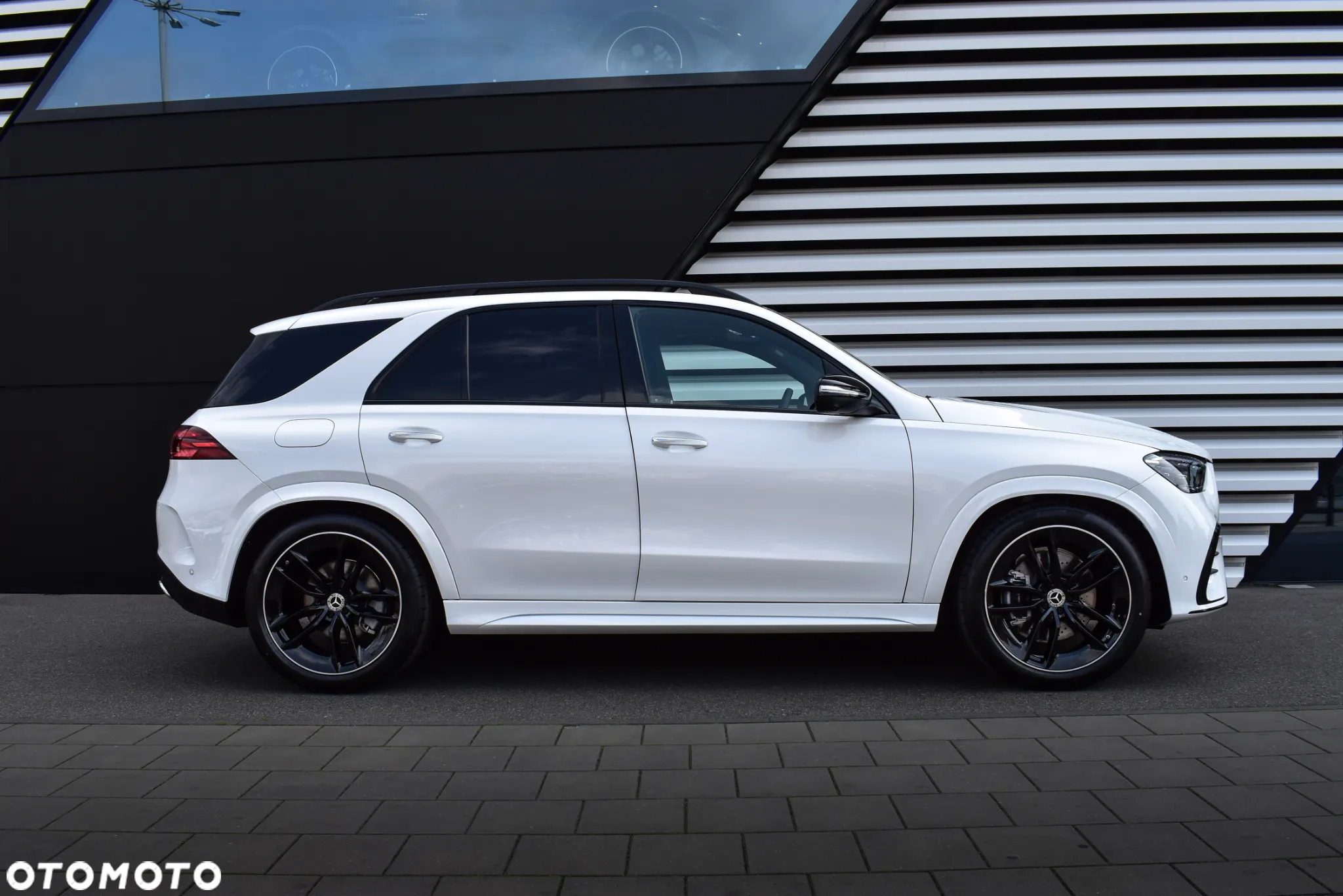 Mercedes-Benz GLE 300 d 4Matic 9G-TRONIC AMG Line Advanced Plus - 10