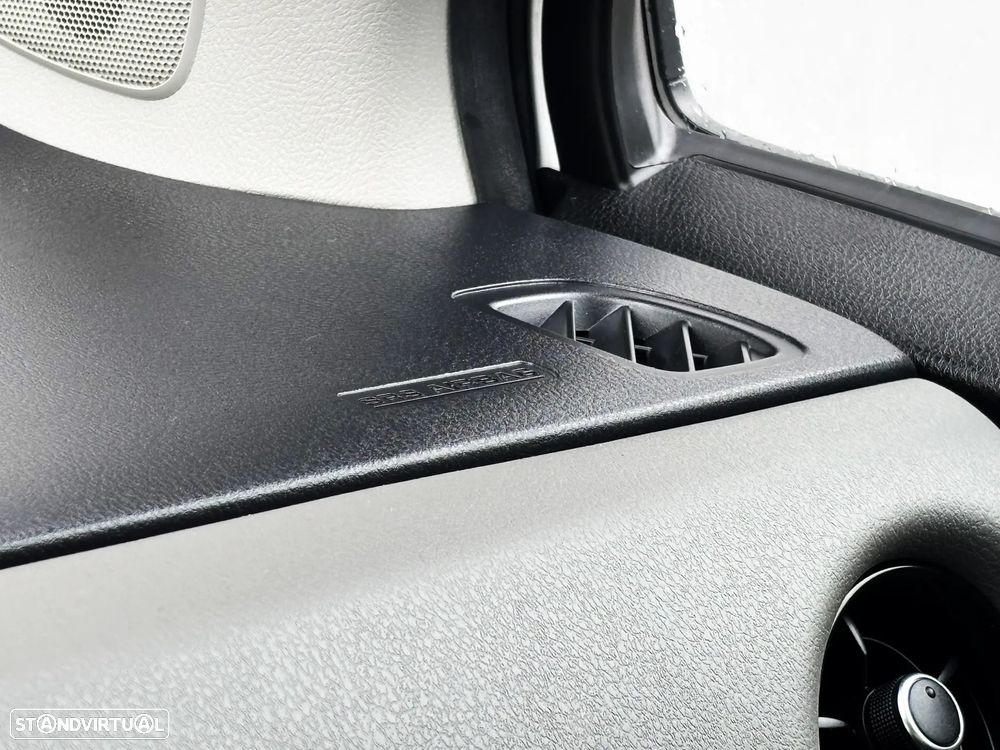 Toyota Yaris 1.0 VVT-i Comfort +PS Style +P.Techno - 31