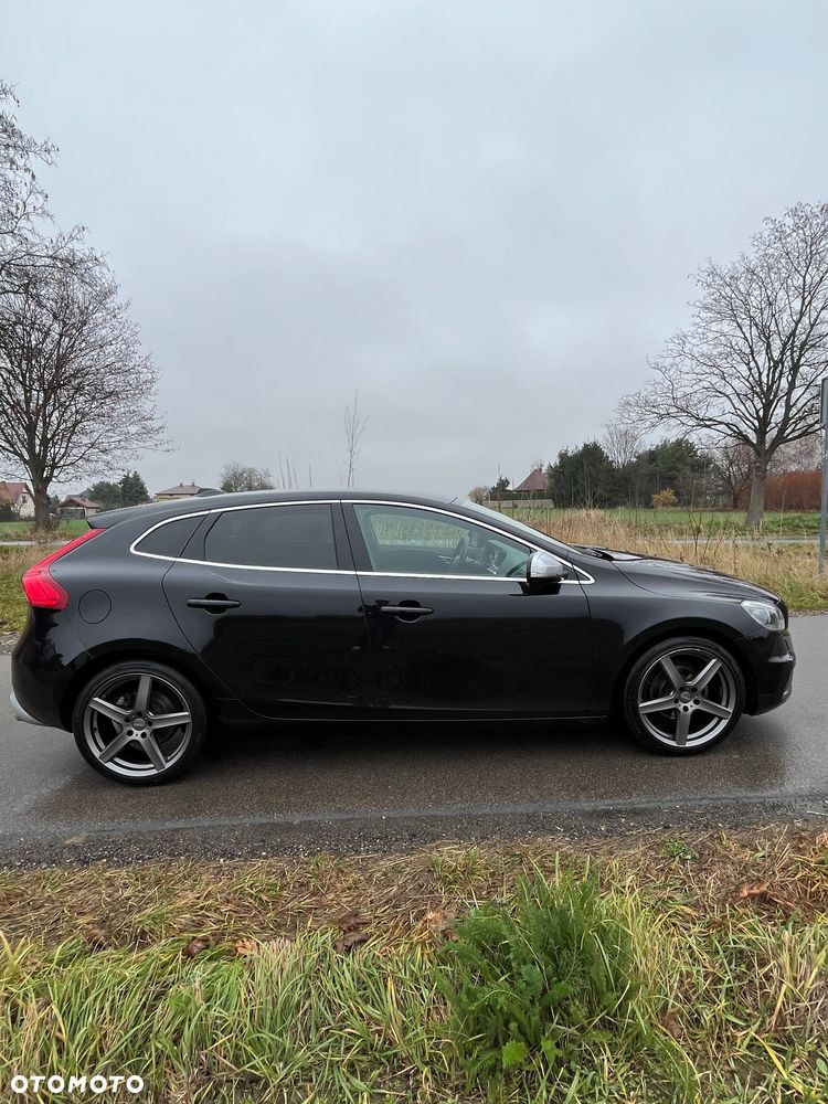 Volvo V40 D2 R-Design - 8