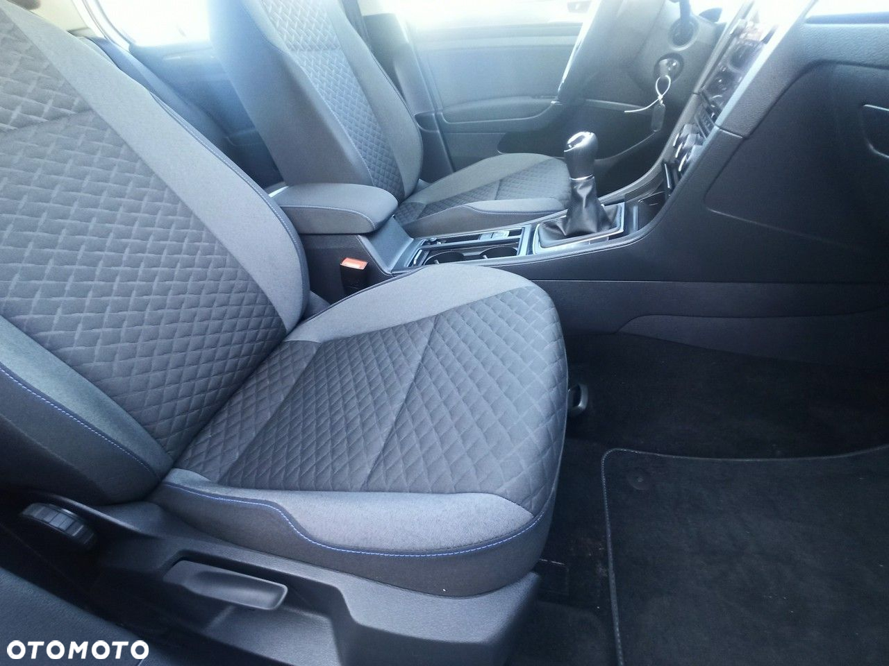 Volkswagen Golf 1.0 TSI OPF Comfortline - 12