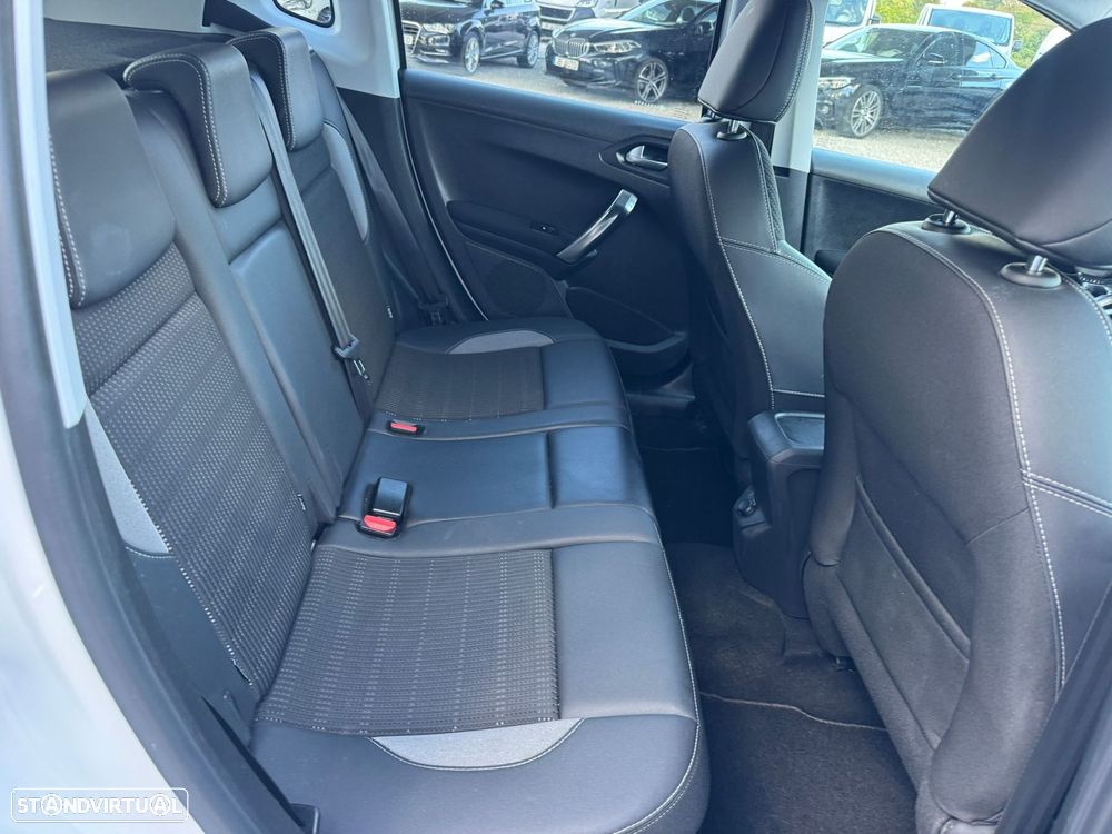Peugeot 2008 1.2 PureTech Allure - 14