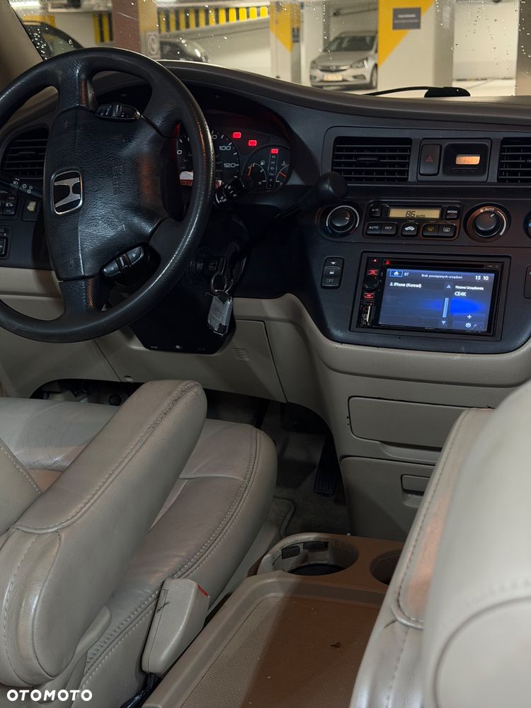 Honda Odyssey 3.5 LX - 8