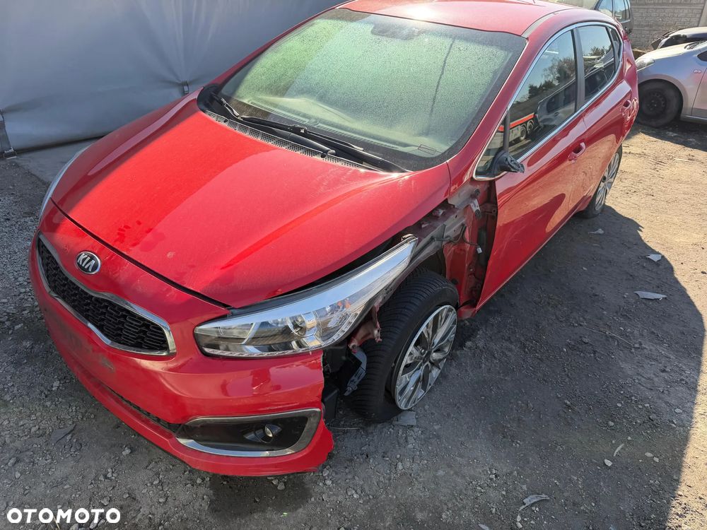 Kia Ceed 1.6 CRDi 136 ISG Vision - 17