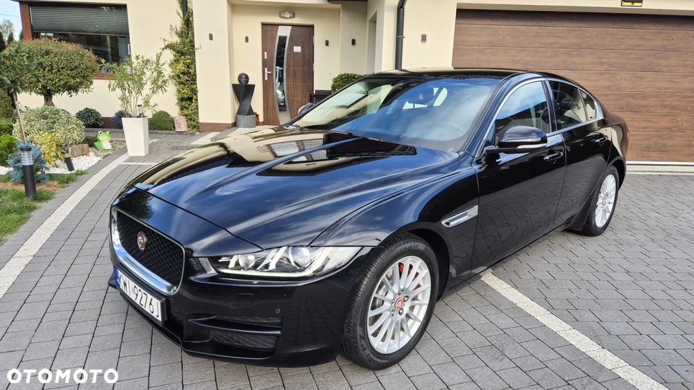 Jaguar XE 2.0 D Portfolio - 29