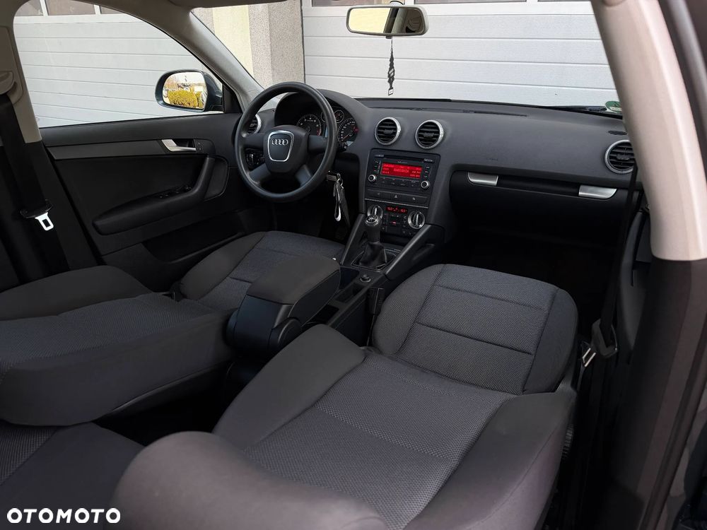 Audi A3 Sportback 1.6 Attraction - 33