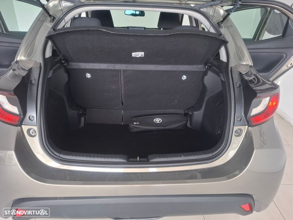 Toyota Yaris 1.5 HDF Comfort Plus - 11