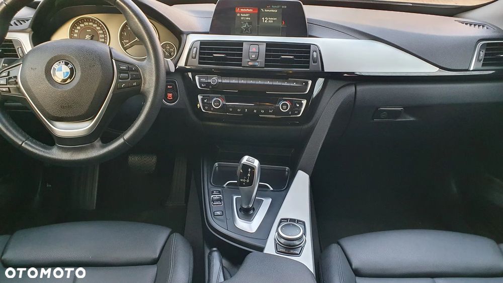BMW 3GT 320i Sport Line - 15