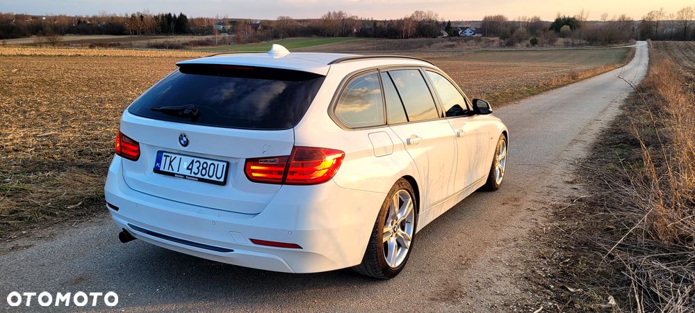 BMW Seria 3 320d DPF Edition Sport - 10