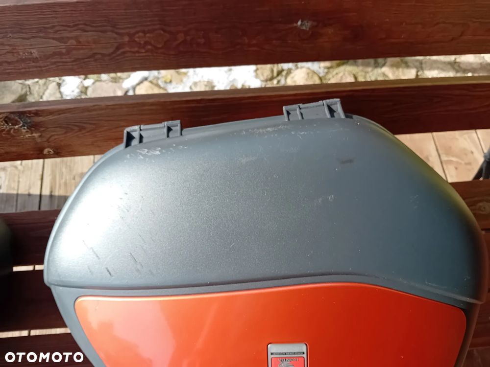 Sprzedam kpl. kufrów wraz z stelażami Honda Varadero 1000 rok 1999 - 5