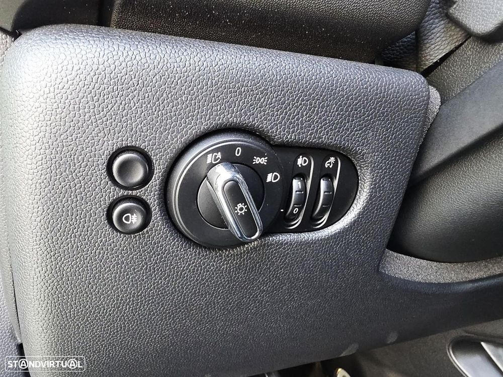 MINI 3 Portas John Cooper Works Auto Desportiva - 45