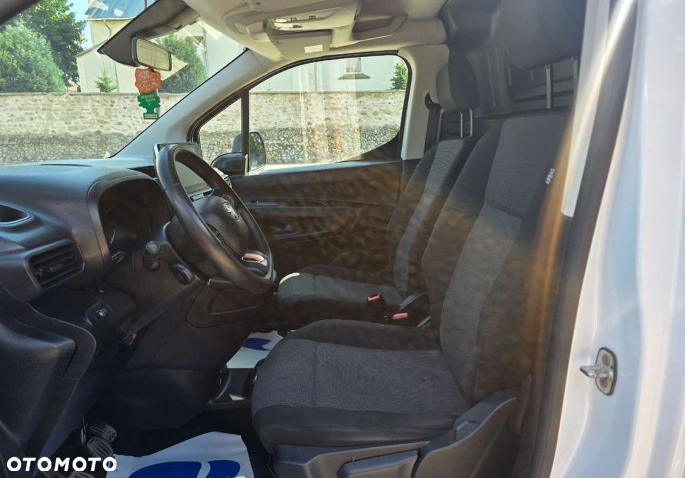 Toyota Proace City - 10
