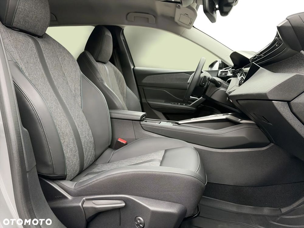 Peugeot 408 1.2 PureTech Allure Pack S&S EAT8 - 32