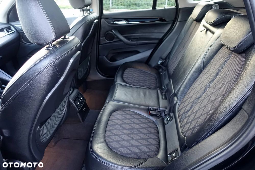 BMW X1 sDrive18d Sport Line - 13