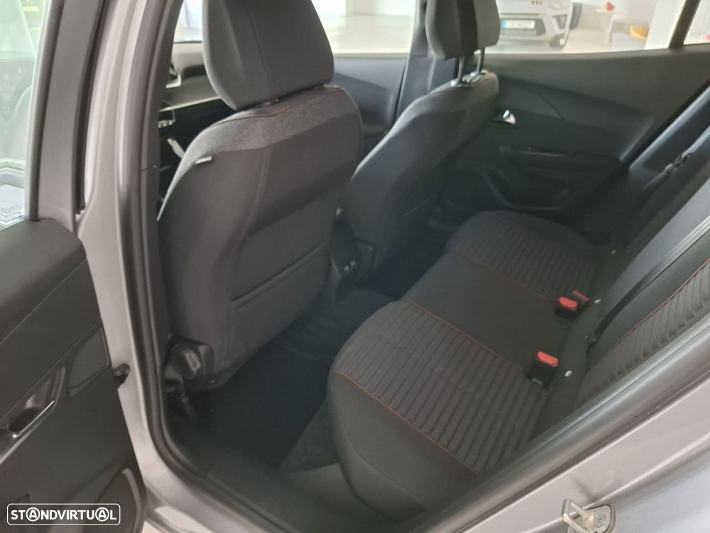 Peugeot e-2008 50 kWh Active Pack - 10