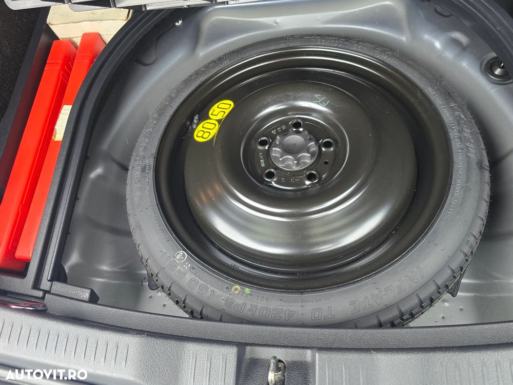 Toyota Auris 1.8 L VVT-i Hybrid Sol - 19