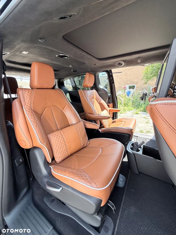 Chrysler Pacifica - 14