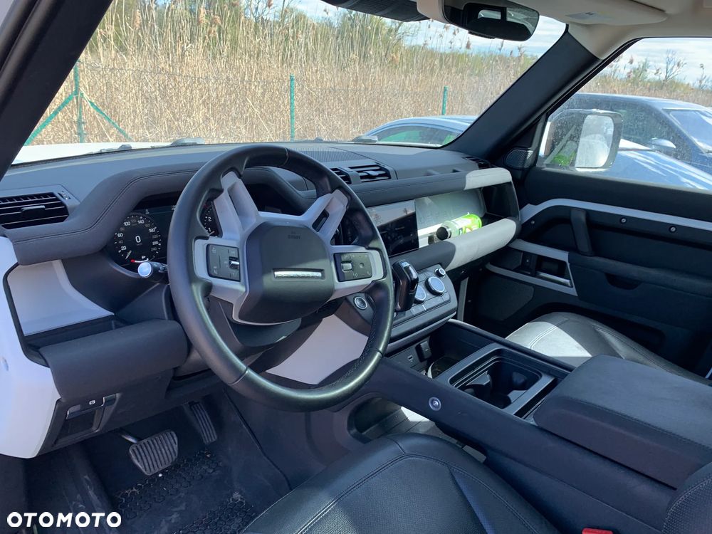 Land Rover Defender 110 P300 - 13