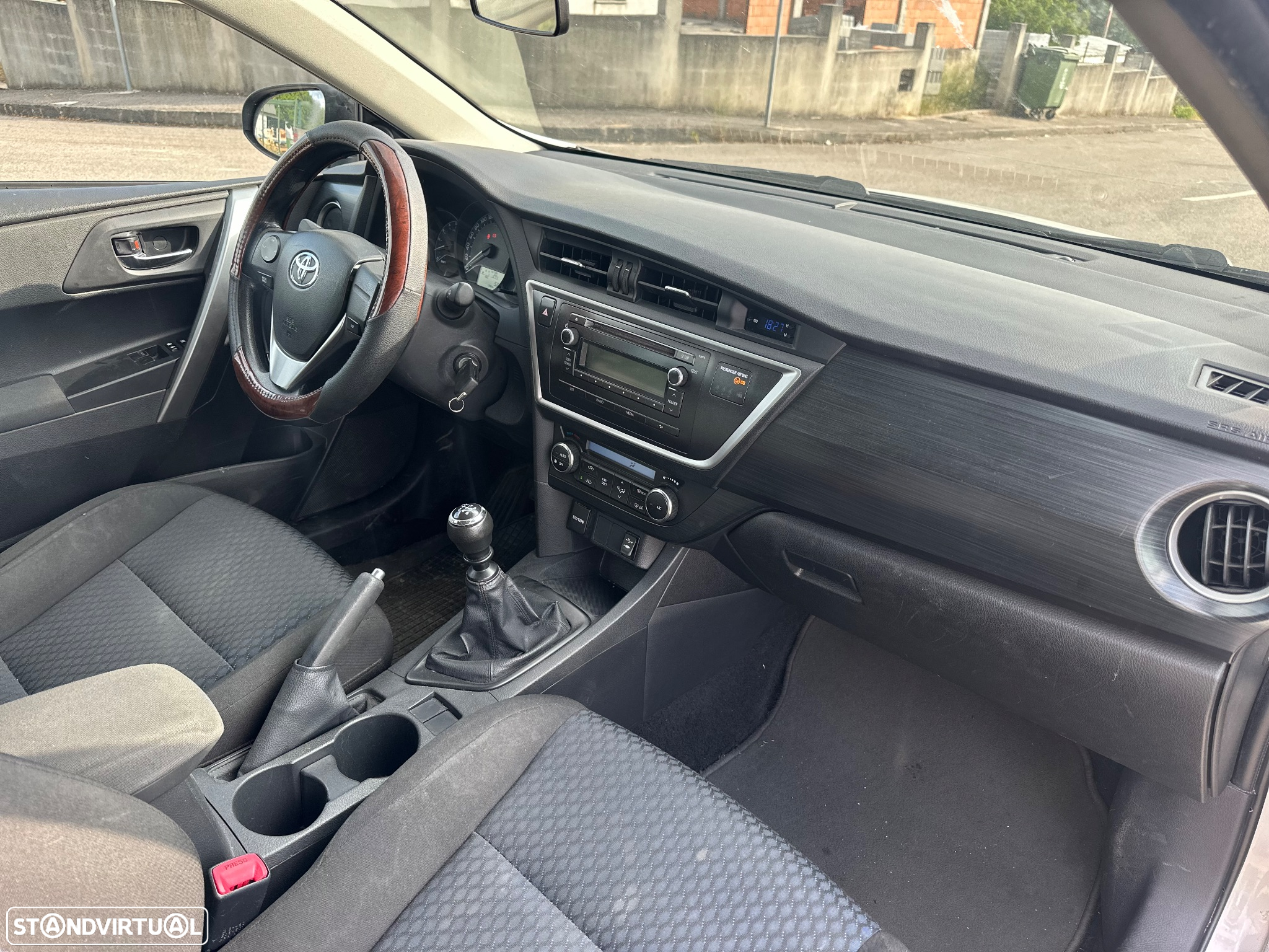 Toyota Auris Touring Sports 1.4 D-4D Com+P.Sport - 6