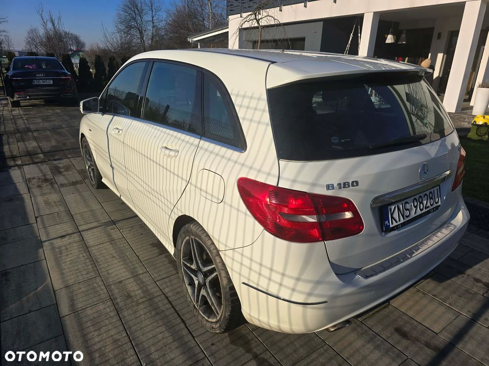Mercedes-Benz Klasa B 180 CDI (BlueEFFICIENCY) - 3